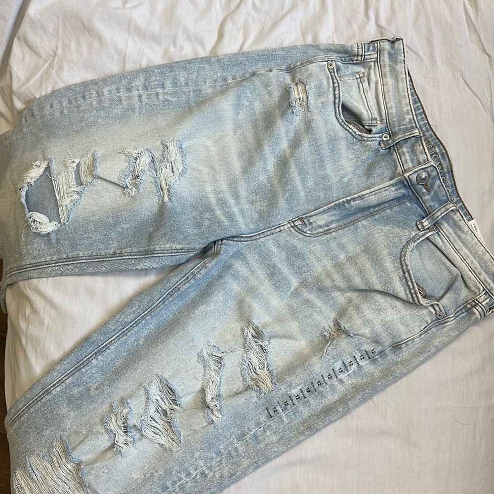 Distressed mom jean